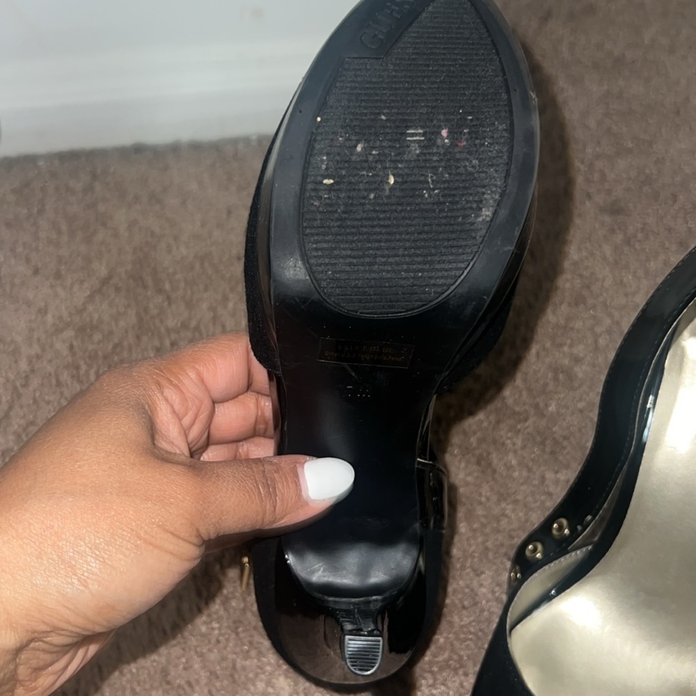 Heels - Picture 3 of 4